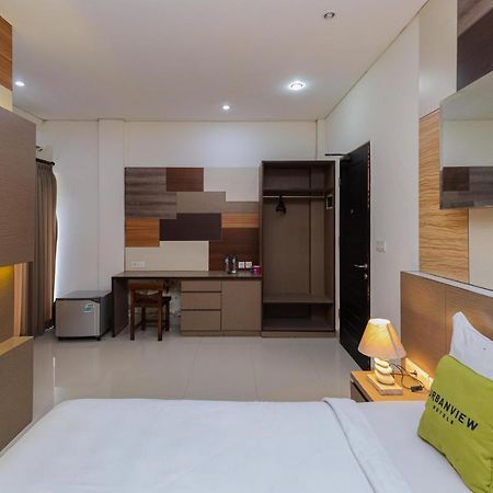 Urbanview Hotel Wg Jimbaran Bali ウンガサン エクステリア 写真