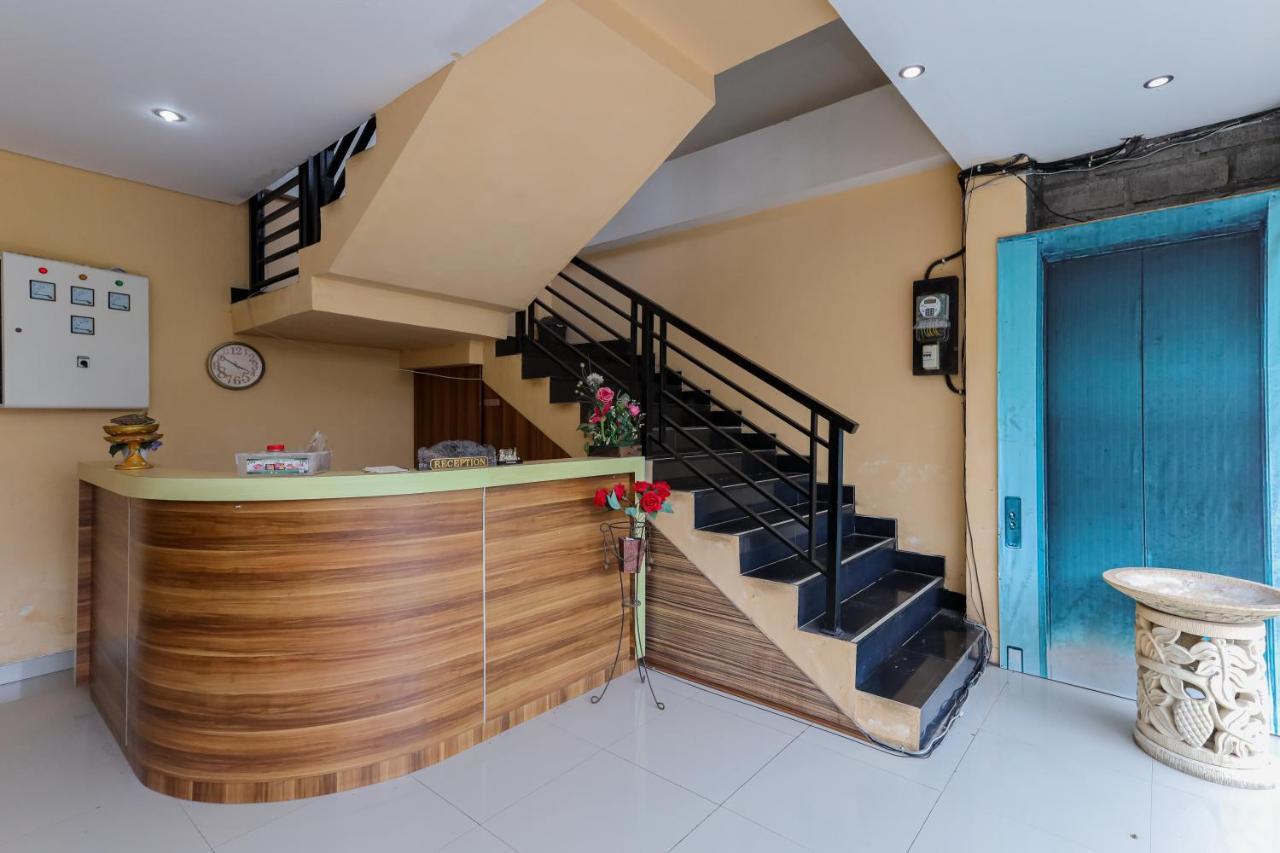 Urbanview Hotel Wg Jimbaran Bali ウンガサン エクステリア 写真