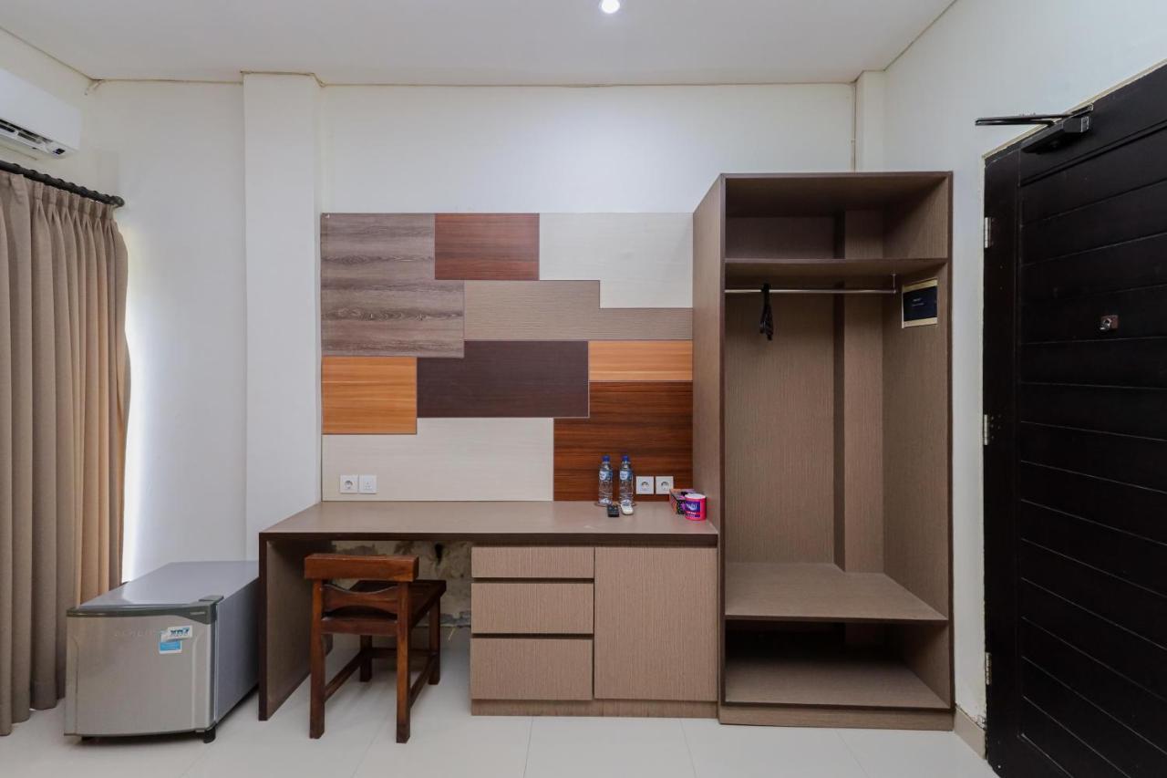 Urbanview Hotel Wg Jimbaran Bali ウンガサン エクステリア 写真