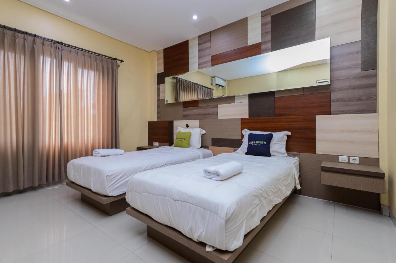 Urbanview Hotel Wg Jimbaran Bali ウンガサン エクステリア 写真